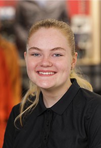 Billedet af salgsassistent Cecillie Baun